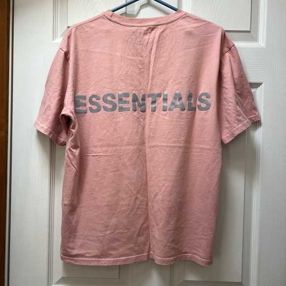 Essentials t-shirt - Picture 2 of 3